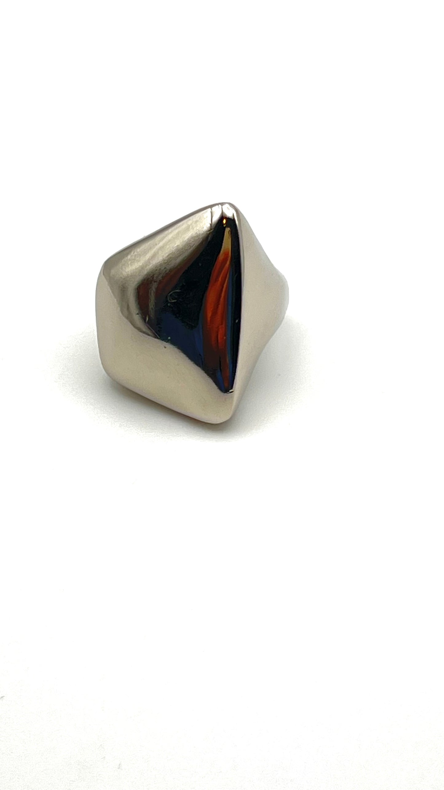 Vala-The Sculpted Arrow Ring