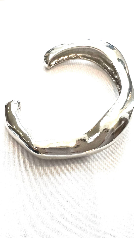 Ellinor Sculpted Cuff