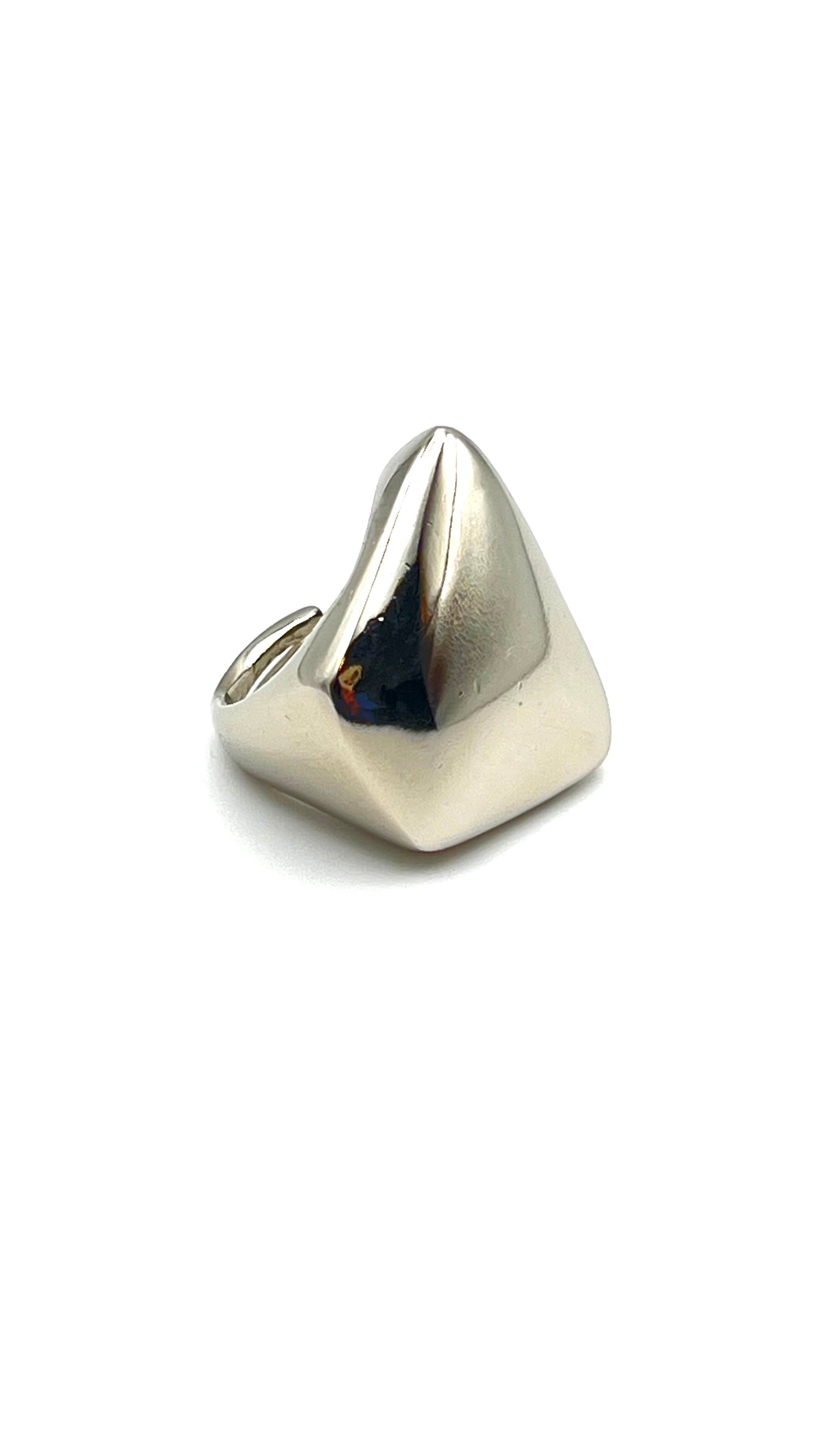 Vala-The Sculpted Arrow Ring