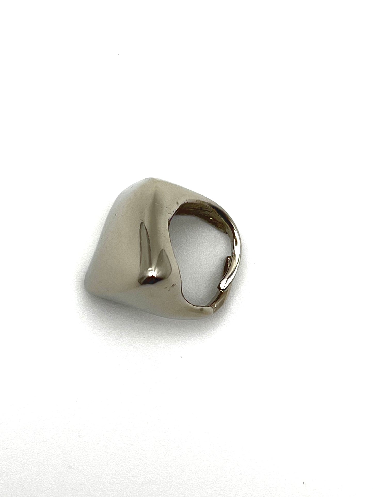 Vala-The Sculpted Arrow Ring