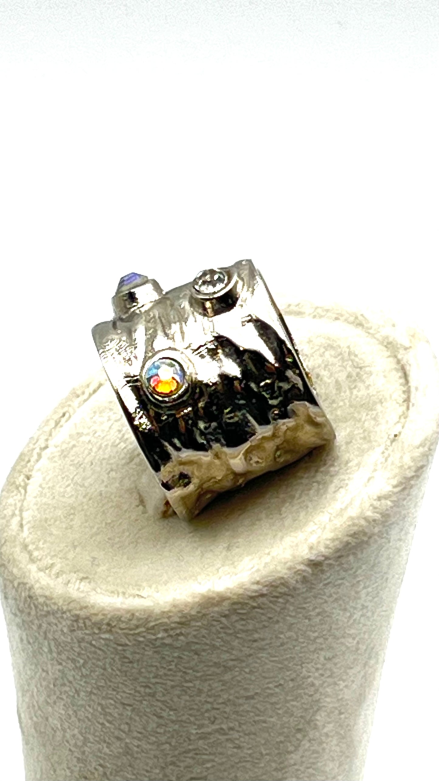 Sora-Crystal Stud Band