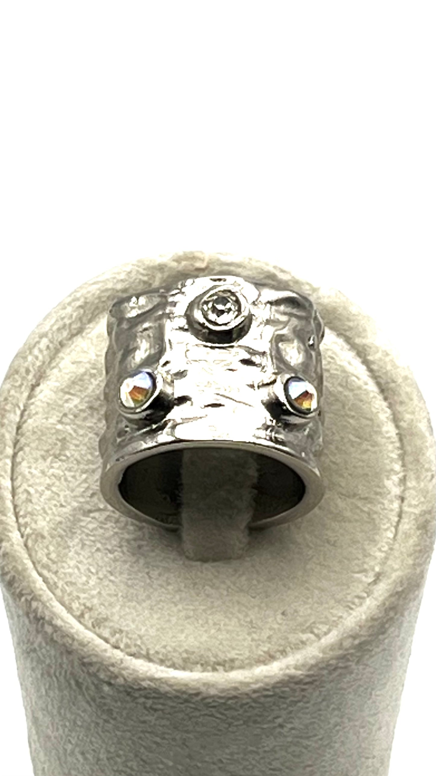 Sora-Crystal Stud Band