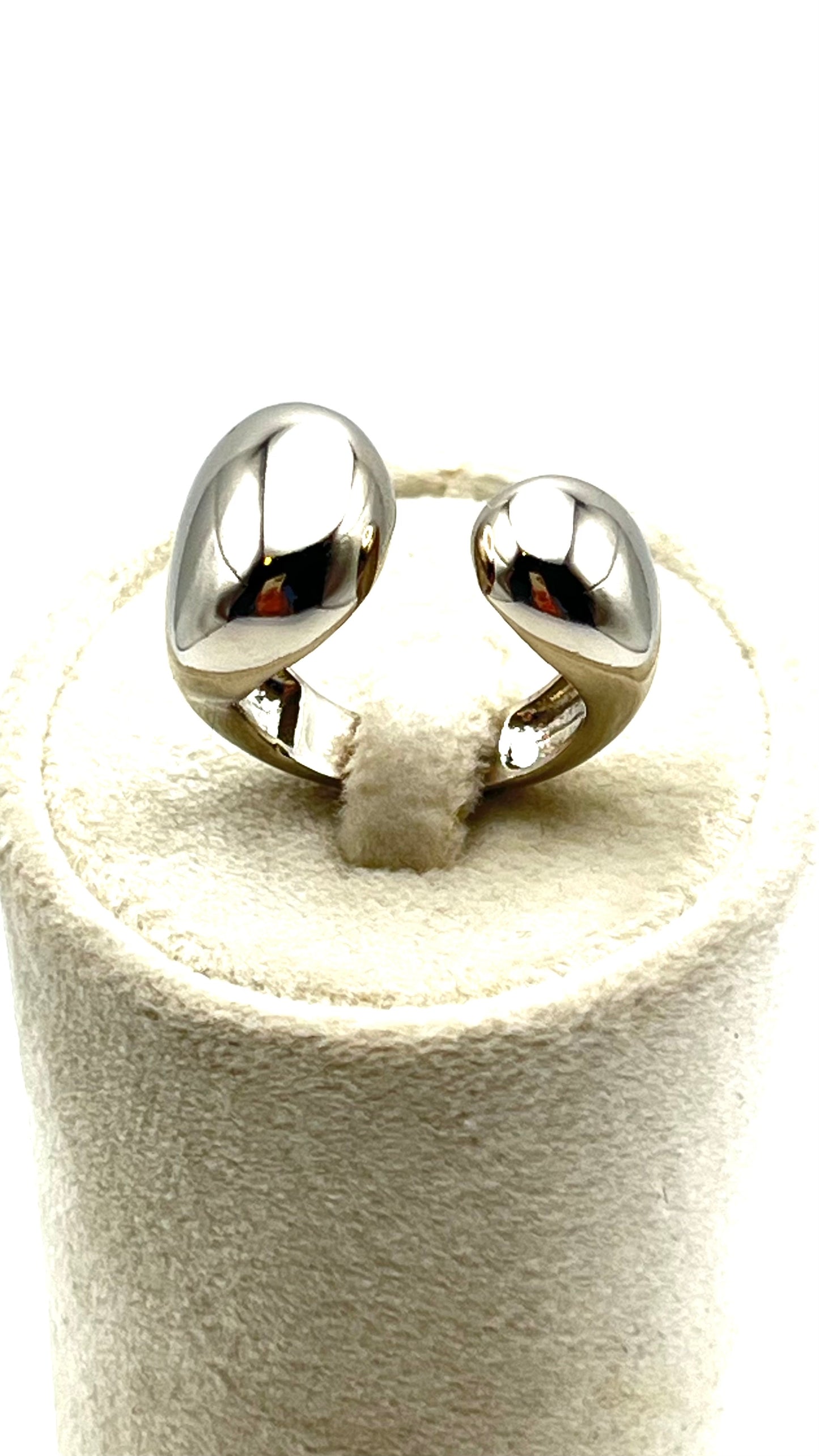 Vara- Bold Orb Ring