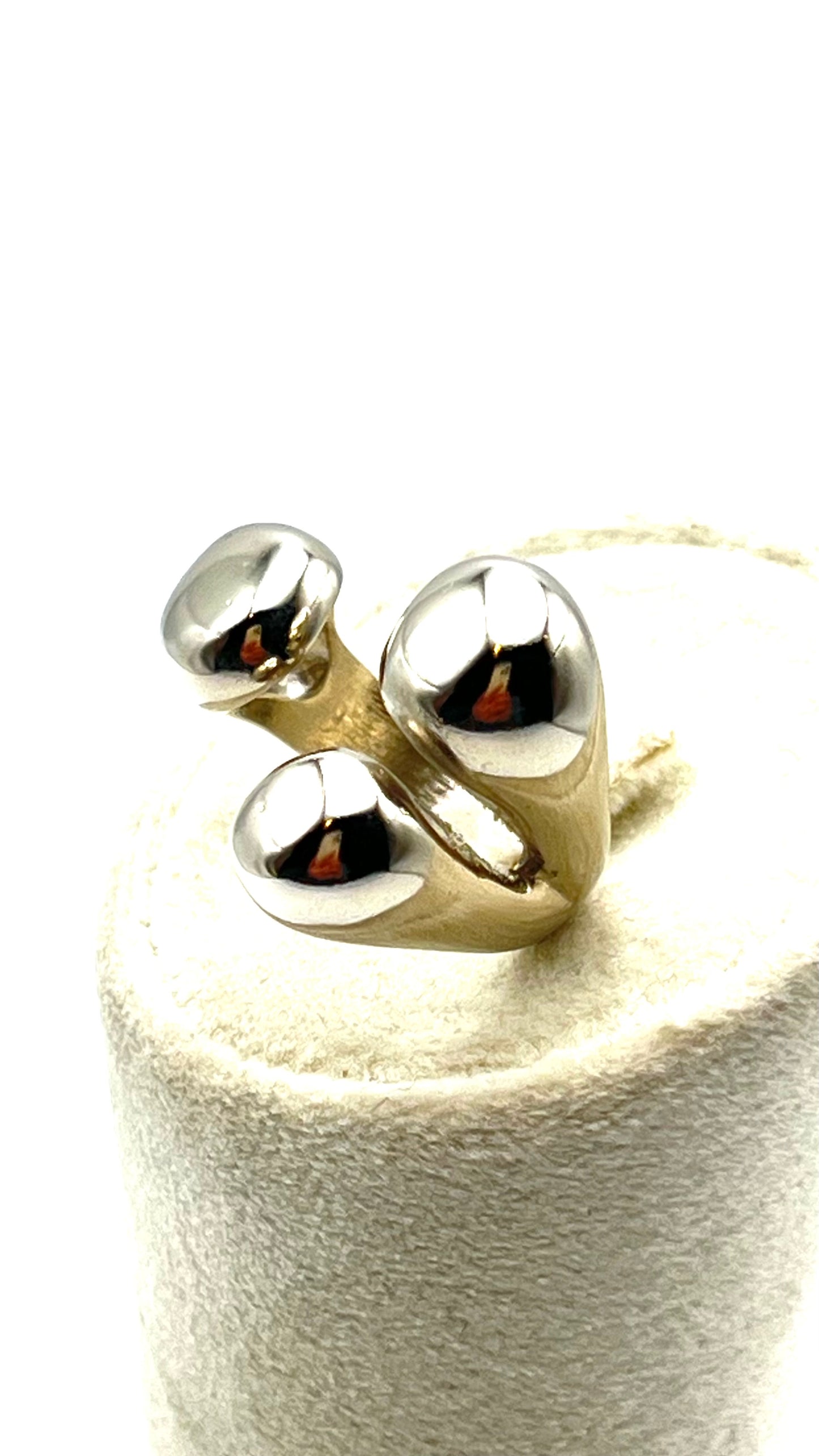 Lumi-Bold-Orb-Ring